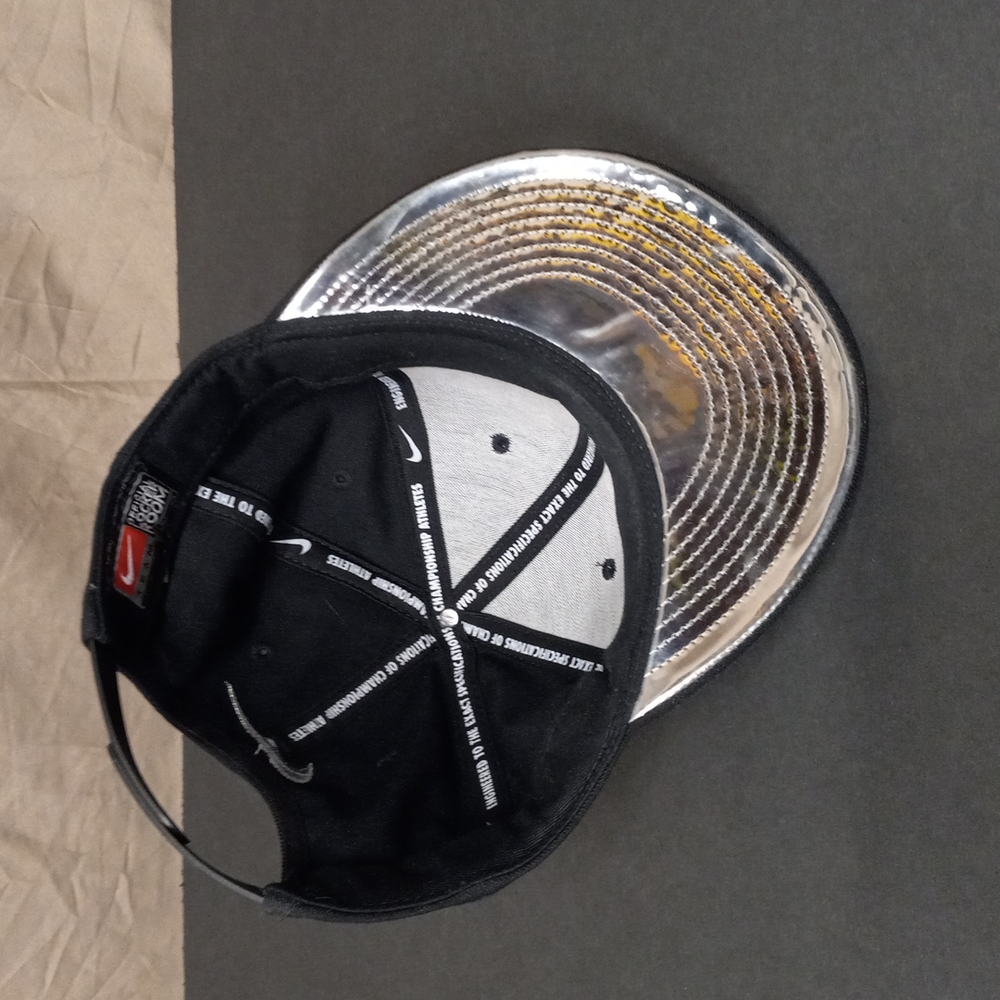 Snapback hat - Picture 2 of 5